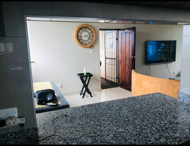 3 BEDROOM FLAT RENTED IN MORNINGSIDE